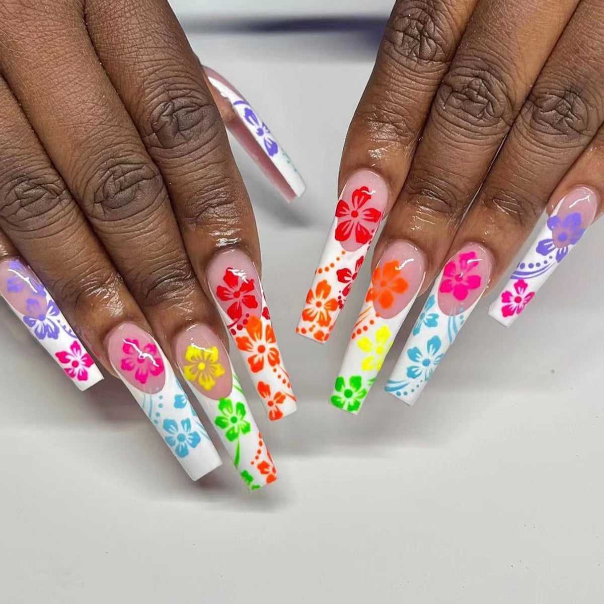 XL15 Vivid Retro Floral Haven High-end Press on Nails